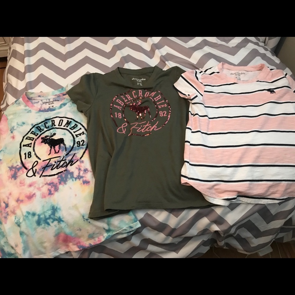 3 short sleeve shirts , kid’s Abercrombie. 9/10